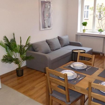 Apartament Love On 5 - Milosc Na 5 Legnica Esterno foto